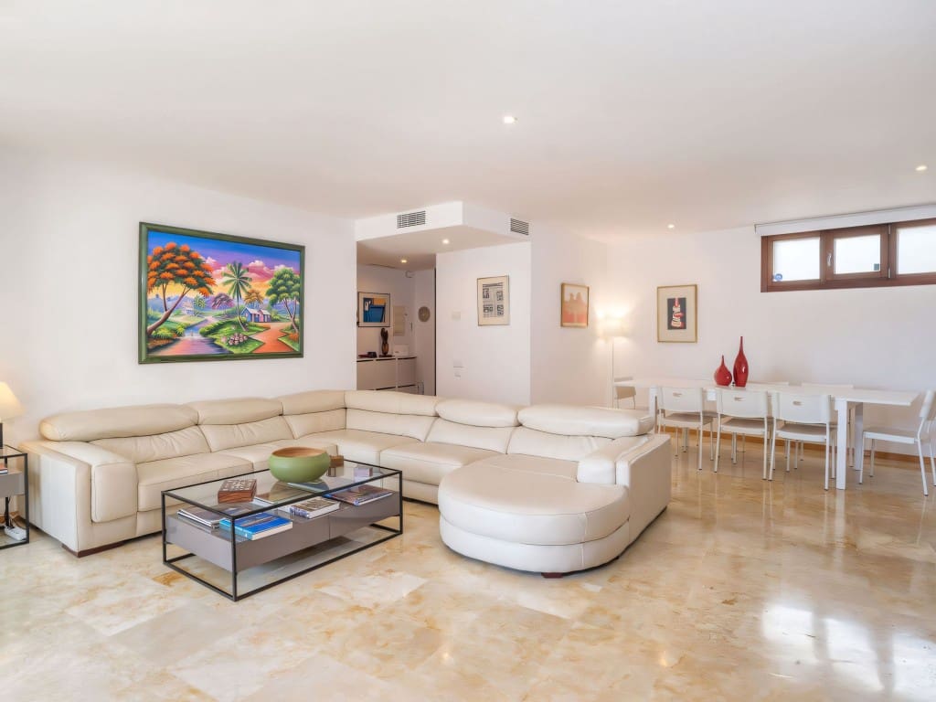 3 makuuhuone Huoneisto myytävänä paikassa Los Monteros mukana uima-altaan - 549 000 € (Ref: 9445750)