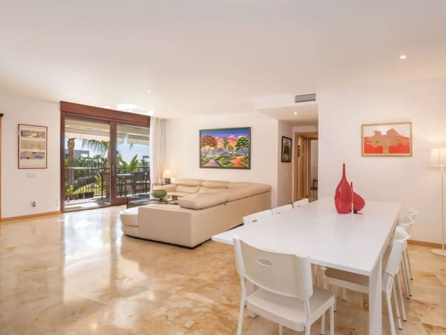 3 slaapkamer Appartement te koop in Los Monteros, Marbella met zwembad - € 549.000 (Ref: 9445750)