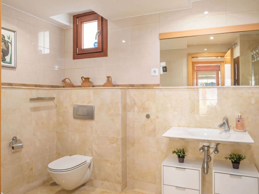 3 makuuhuone Huoneisto myytävänä paikassa Los Monteros mukana uima-altaan - 549 000 € (Ref: 9445750)