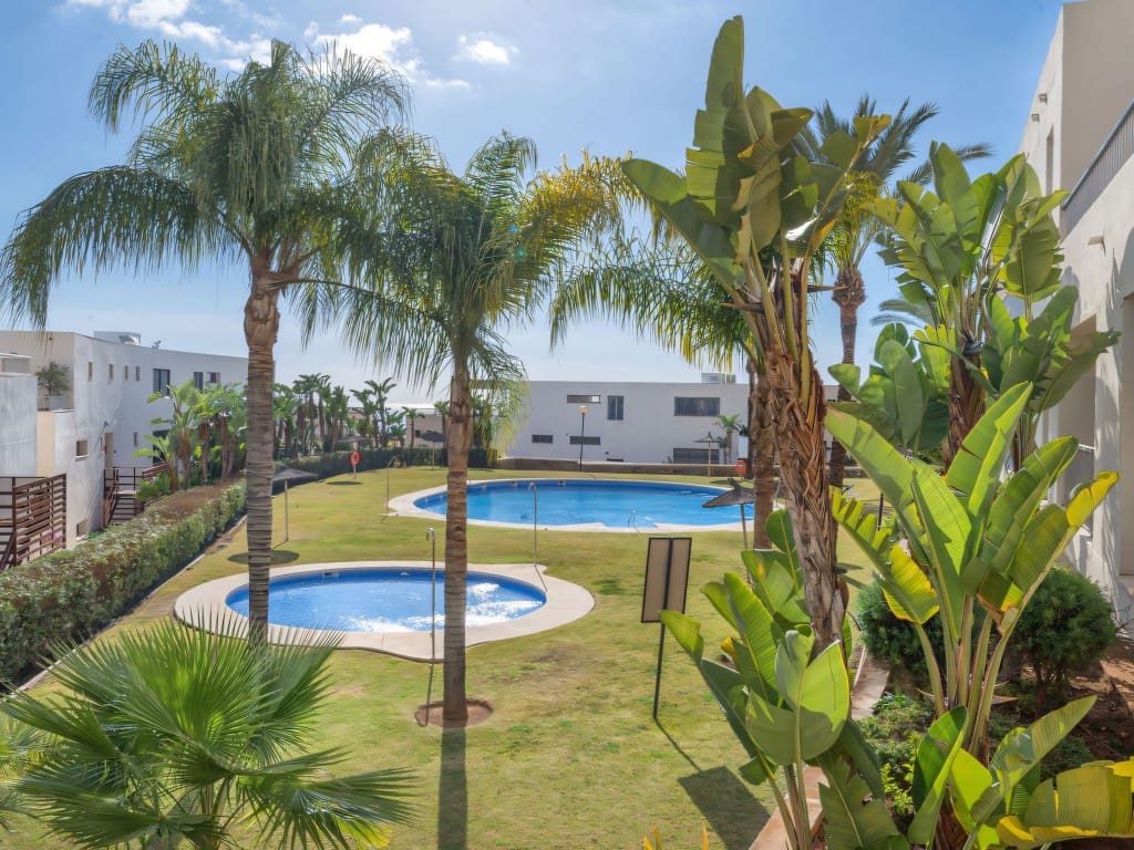 3 makuuhuone Huoneisto myytävänä paikassa Los Monteros mukana uima-altaan - 549 000 € (Ref: 9445750)