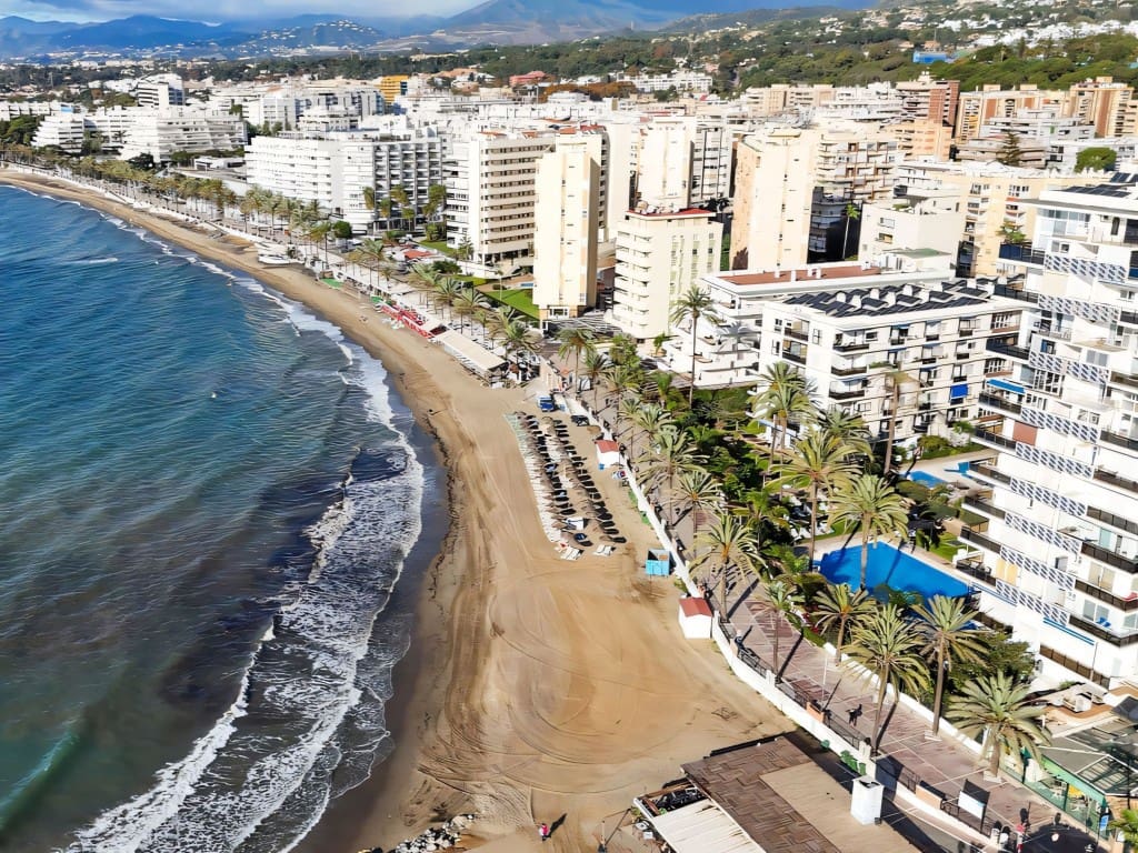 Ático de 1 habitación en Marbella en venta con piscina - 450.000 € (Ref: 9445751)