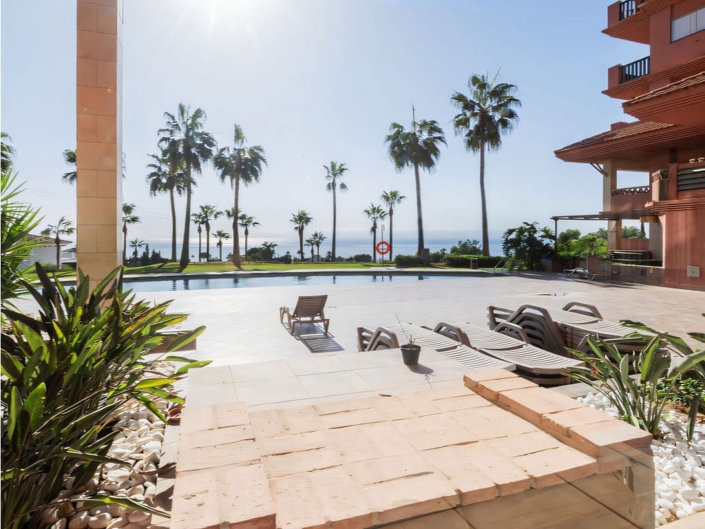 2 bedroom Apartment for sale in Benalmadena with pool garage - € 399,000 (Ref: 9445752)