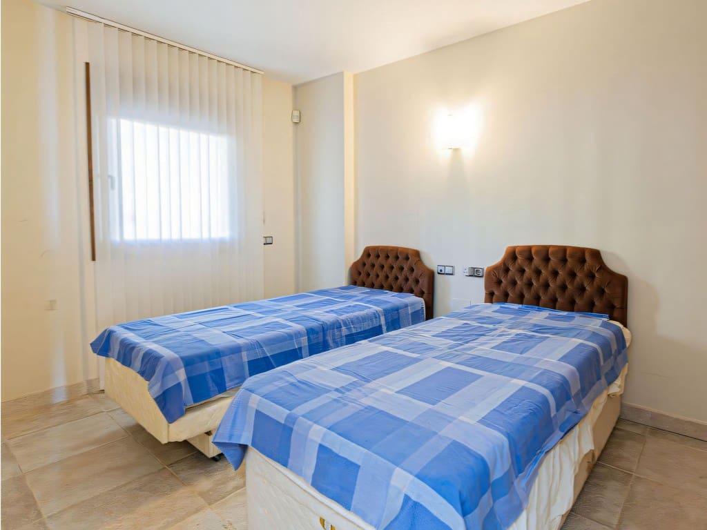 2 bedroom Apartment for sale in Benalmadena with pool garage - € 399,000 (Ref: 9445752)