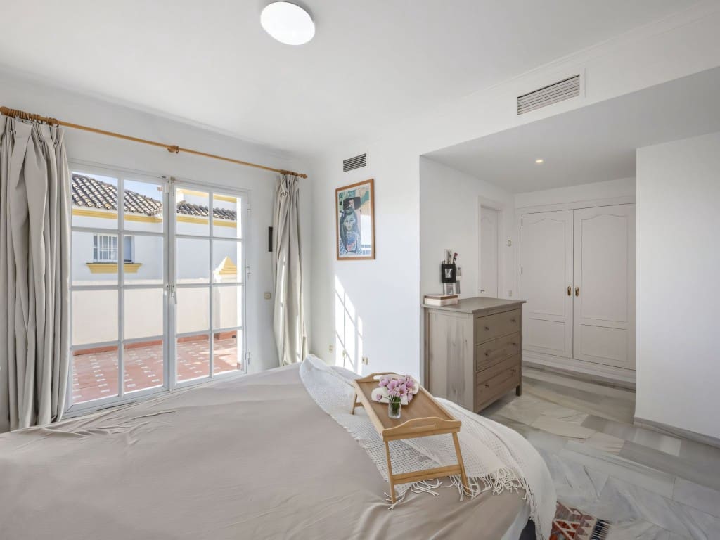 3 soveværelse Byhus til salg i New Golden Mile med swimmingpool garage - € 520.000 (Ref: 9448538)