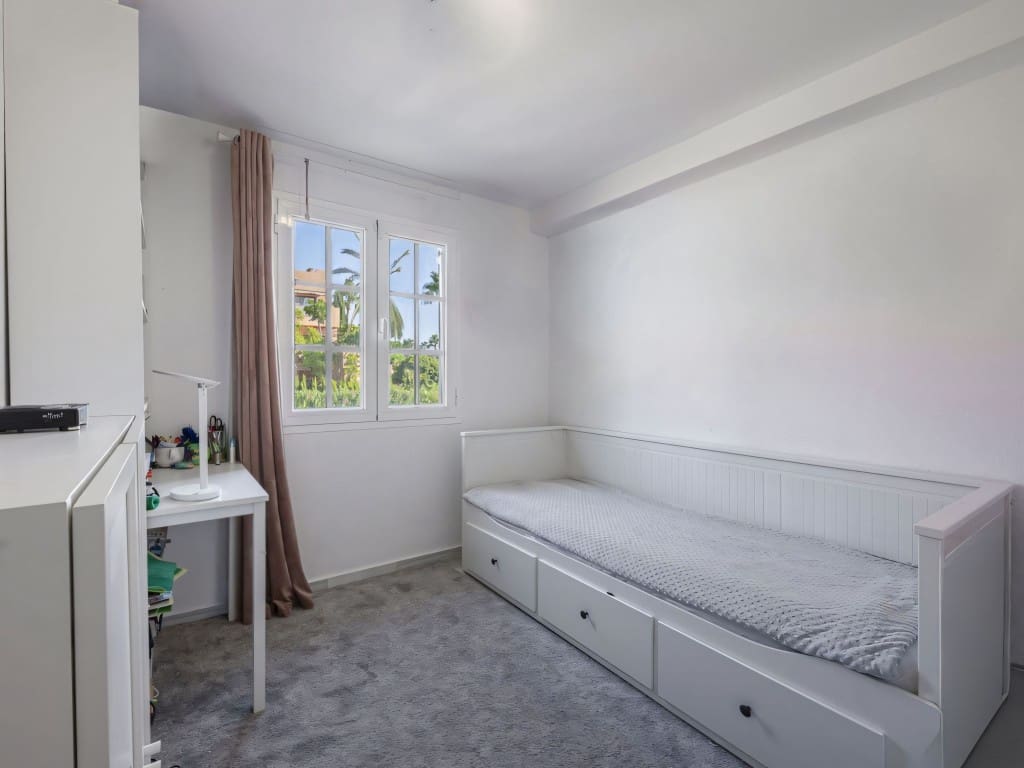 3 soveværelse Byhus til salg i New Golden Mile med swimmingpool garage - € 520.000 (Ref: 9448538)