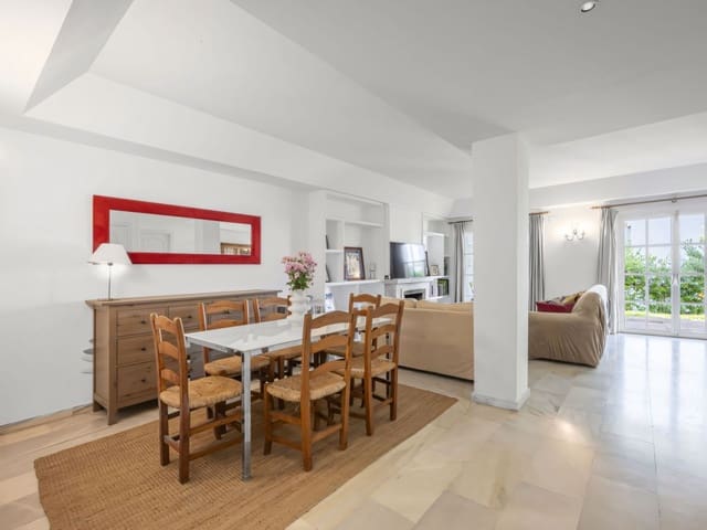 3 soveværelse Byhus til salg i New Golden Mile, Estepona med swimmingpool garage - € 520.000 (Ref: 9448538)