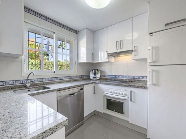 3 soveværelse Byhus til salg i New Golden Mile, Estepona med swimmingpool garage - € 520.000 (Ref: 9448538)