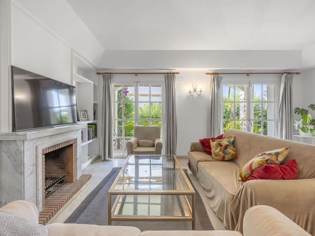 3 soveværelse Byhus til salg i New Golden Mile, Estepona med swimmingpool garage - € 520.000 (Ref: 9448538)