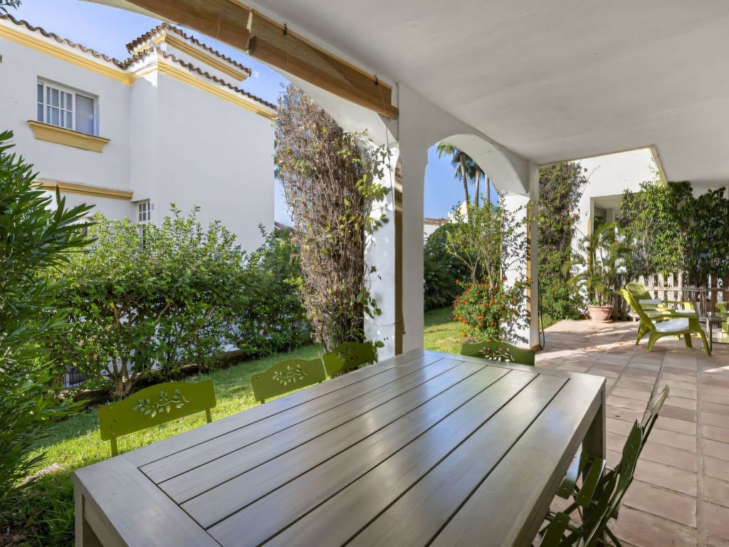 3 soveværelse Byhus til salg i New Golden Mile med swimmingpool garage - € 520.000 (Ref: 9448538)