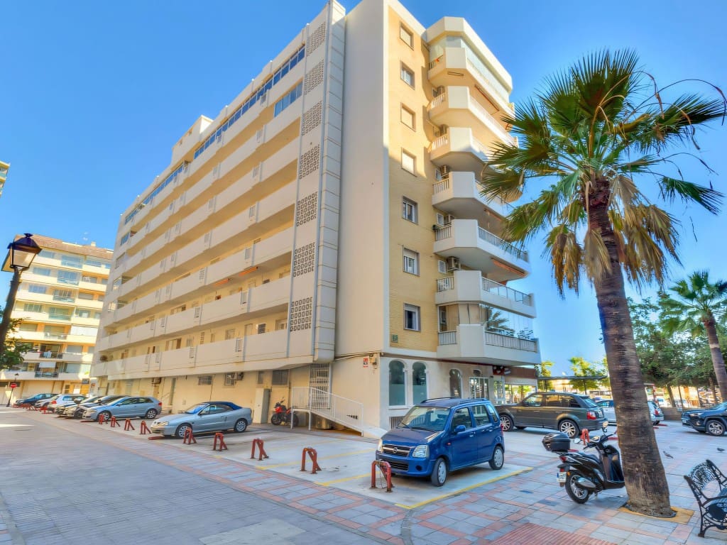 2 makuuhuone Huoneisto myytävänä paikassa Fuengirola mukana 
autotalli - 620 000 € (Ref: 9448540)