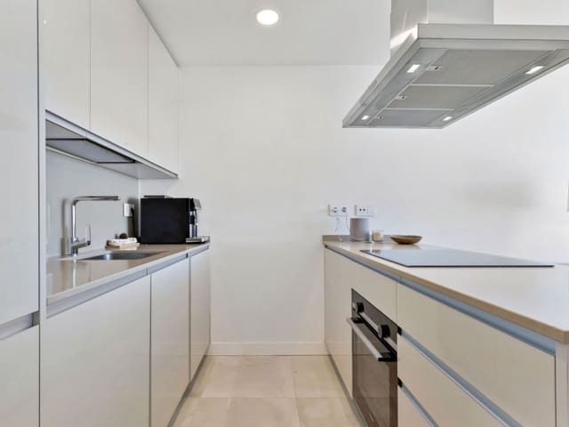 Ático de 2 habitaciones en Fuengirola en venta con piscina - 645.000 € (Ref: 9451764)