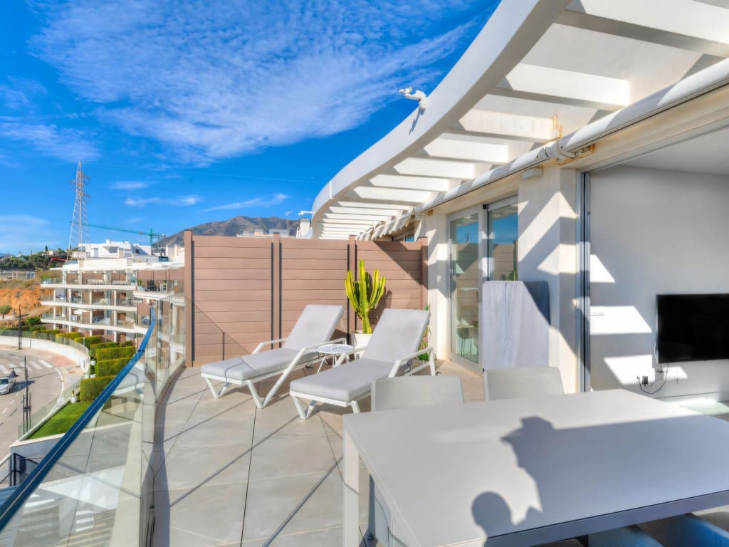 Ático de 2 habitaciones en Fuengirola en venta con piscina - 645.000 € (Ref: 9451764)