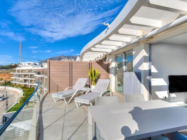 Ático de 2 habitaciones en Fuengirola en venta con piscina - 645.000 € (Ref: 9451764)