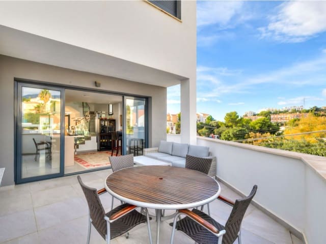 3 Zimmer Haus zu verkaufen in Torreblanca, Fuengirola mit Pool Garage - 765.000 € (Ref: 9451765)