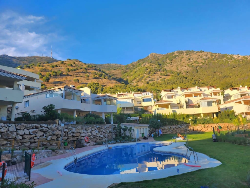 3 Zimmer Apartment zu verkaufen in Mijas Costa mit Pool Garage - 465.000 € (Ref: 9451766)