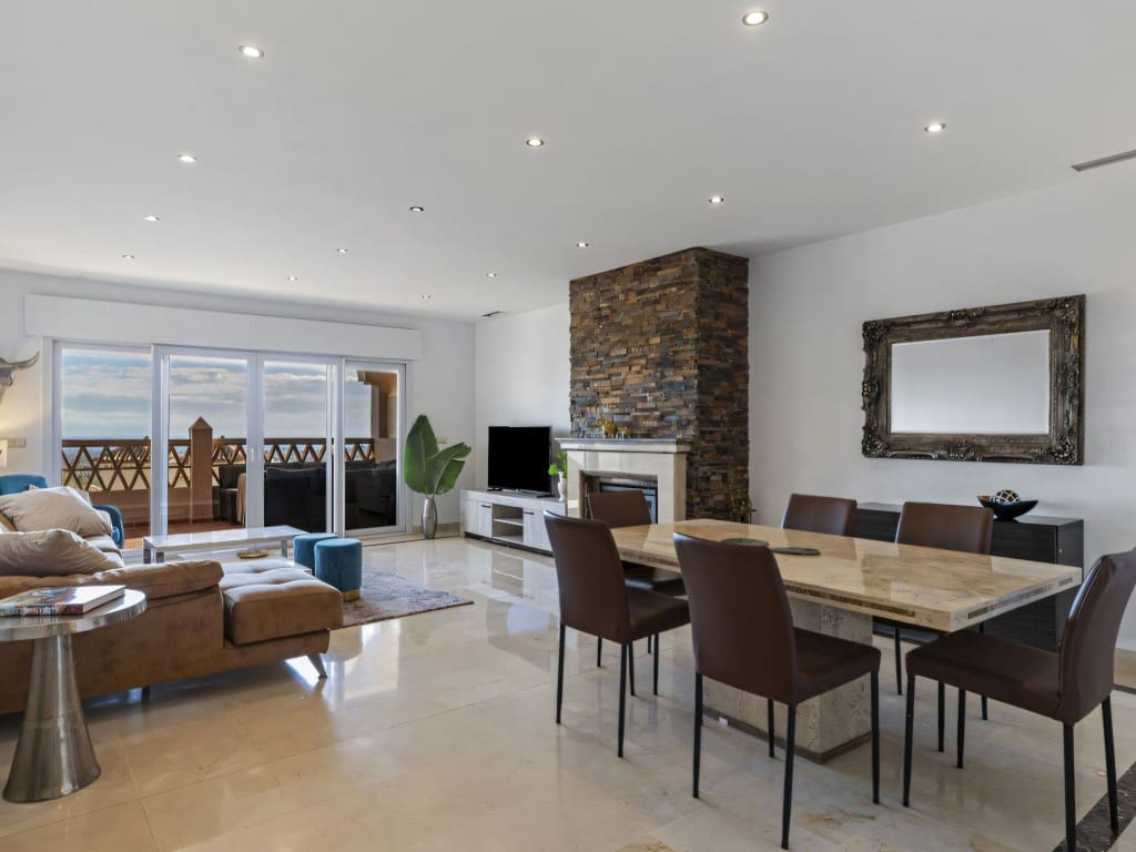 3 bedroom Apartment for sale in Benahavis with pool garage - € 690,000 (Ref: 9452558)