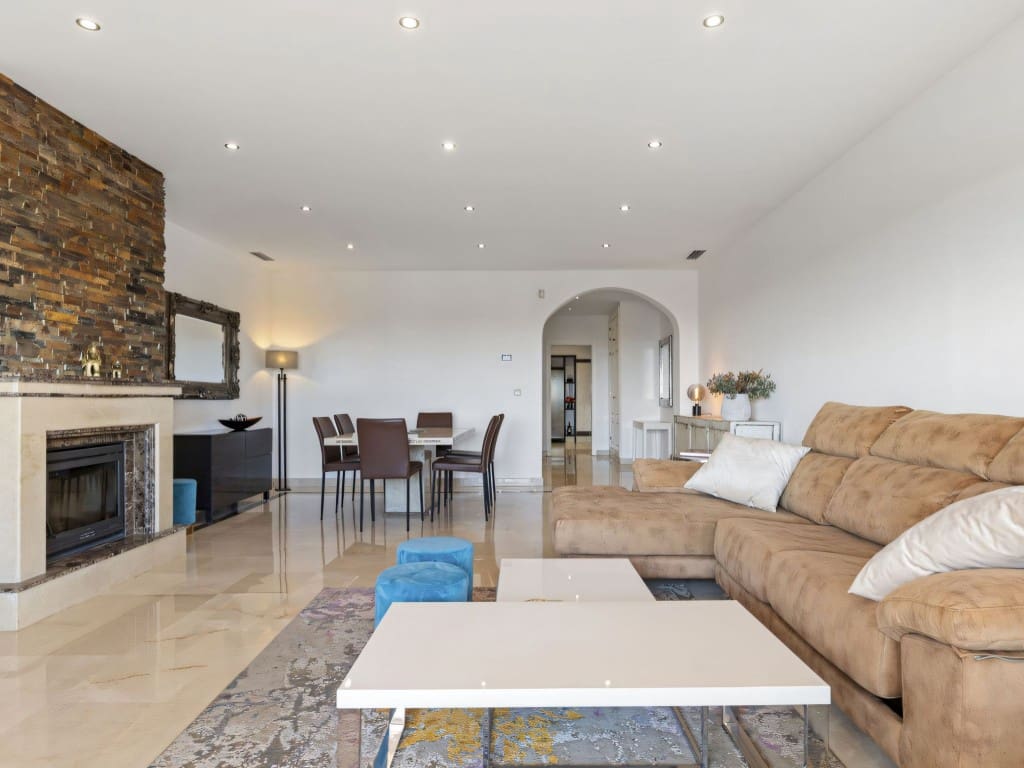 3 bedroom Apartment for sale in Benahavis with pool garage - € 690,000 (Ref: 9452558)