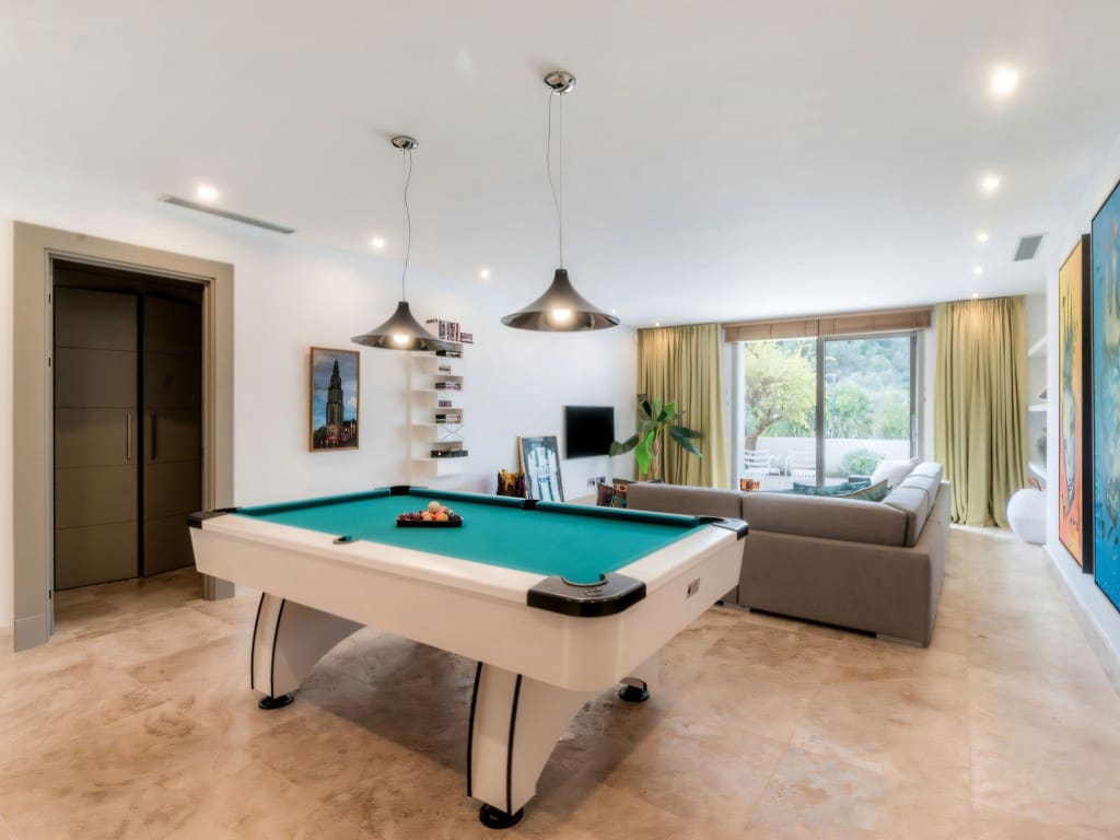 Willa na sprzedaż w Benahavis z basenem garażem - 5 995 000 € (Ref: 9453038)