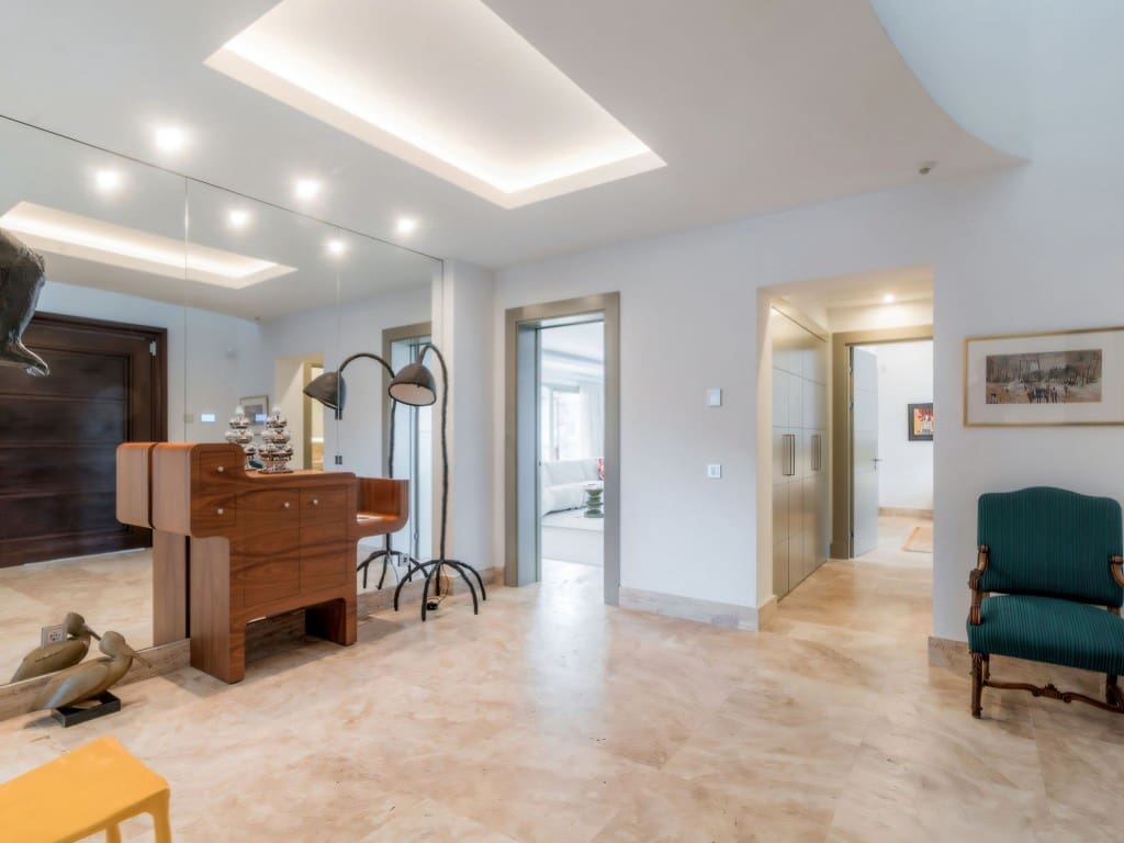 Willa na sprzedaż w Benahavis z basenem garażem - 5 995 000 € (Ref: 9453038)