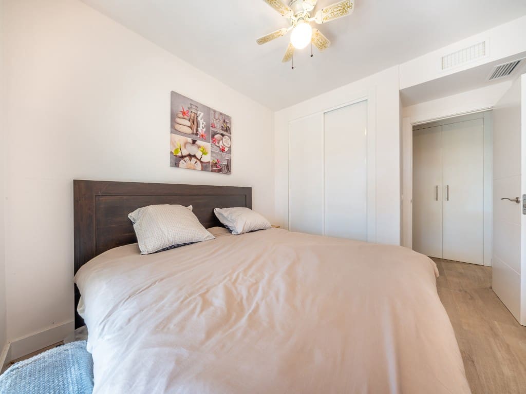 2 slaapkamer Appartement te koop in Nueva Andalucia met zwembad - € 689.000 (Ref: 9455813)