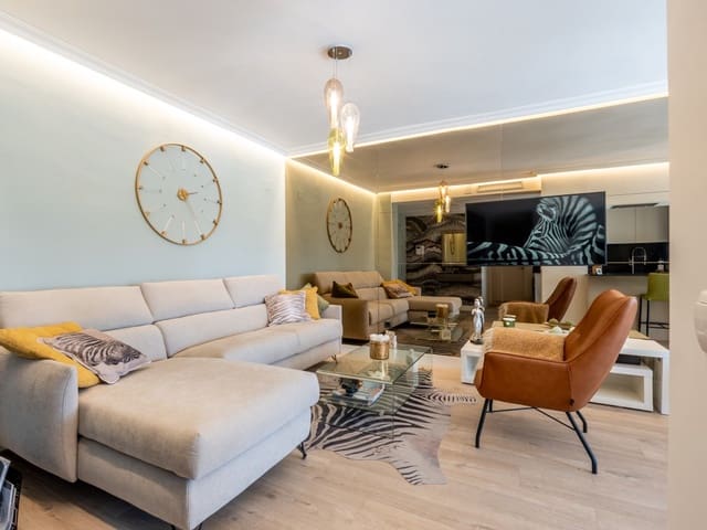 2 slaapkamer Appartement te koop in Nueva Andalucia, Marbella met zwembad - € 689.000 (Ref: 9455813)