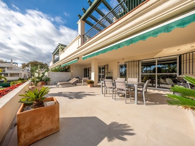 2 slaapkamer Appartement te koop in Nueva Andalucia, Marbella met zwembad - € 689.000 (Ref: 9455813)