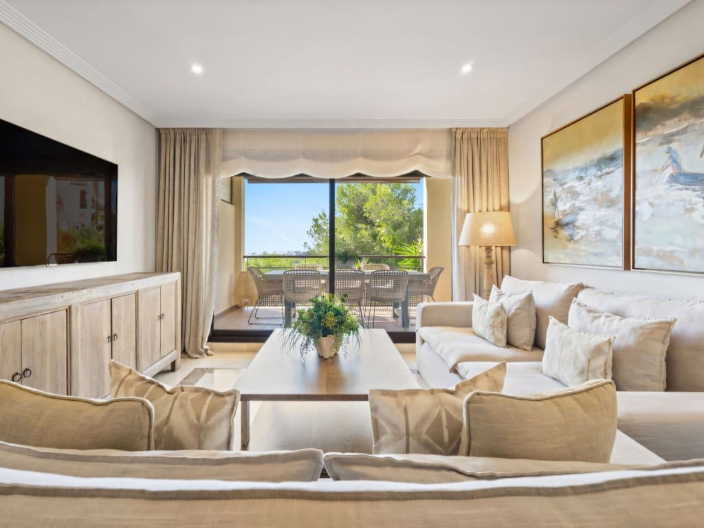 3 bedroom Apartment for sale in Los Arqueros with pool garage - € 595,000 (Ref: 9455814)