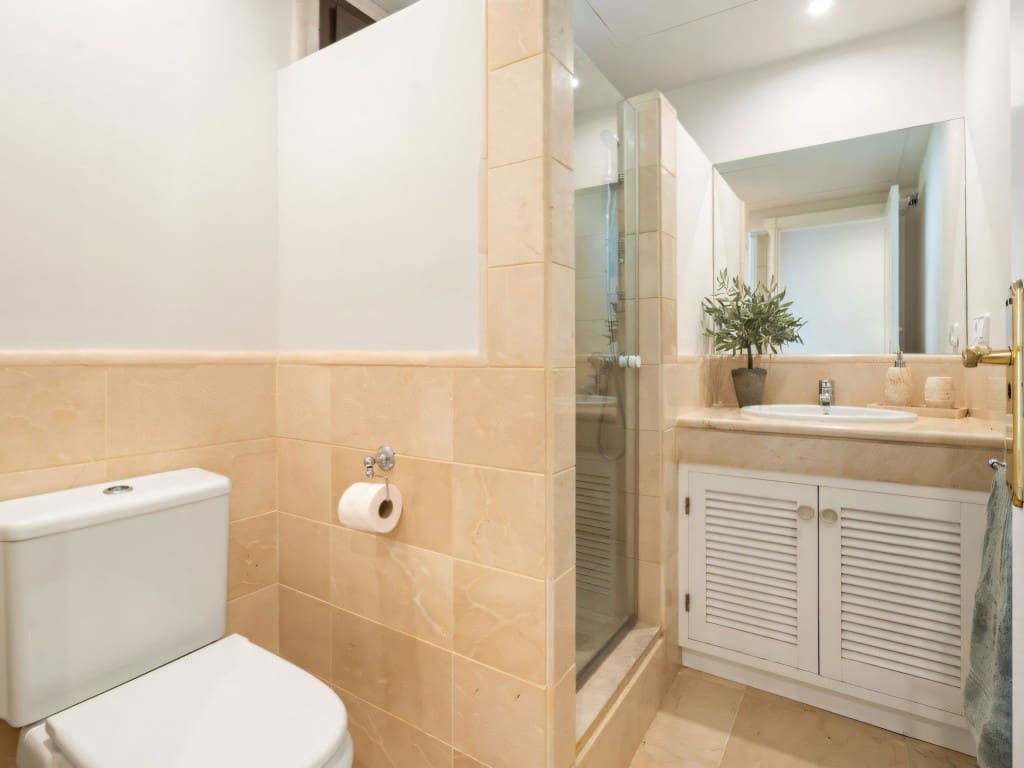 3 bedroom Apartment for sale in Los Arqueros with pool garage - € 595,000 (Ref: 9455814)