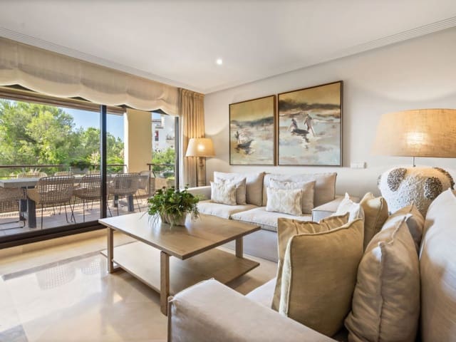 Apartamento de 3 habitaciones en Los Arqueros, Benahavís en venta con piscina garaje - 595.000 € (Ref: 9455814)