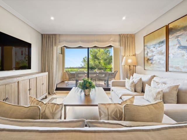 Apartamento de 3 habitaciones en Los Arqueros, Benahavís en venta con piscina garaje - 595.000 € (Ref: 9455814)