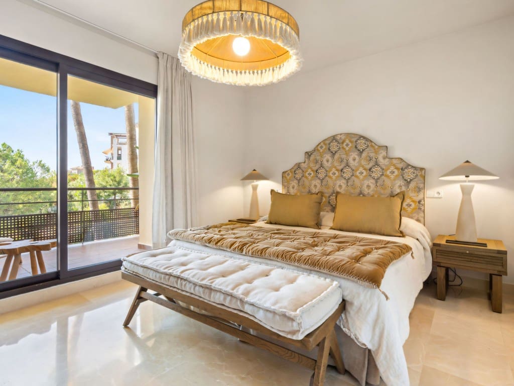 3 bedroom Apartment for sale in Los Arqueros with pool garage - € 595,000 (Ref: 9455814)