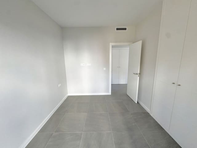 4 chambre Villa/Maison Semi-Mitoyenne à vendre à Riviera del Sol, Mijas avec piscine garage - 65 000 € (Ref: 9461034)