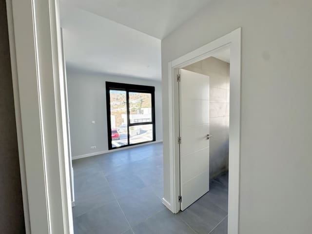 4 chambre Villa/Maison Semi-Mitoyenne à vendre à Riviera del Sol, Mijas avec piscine garage - 65 000 € (Ref: 9461034)