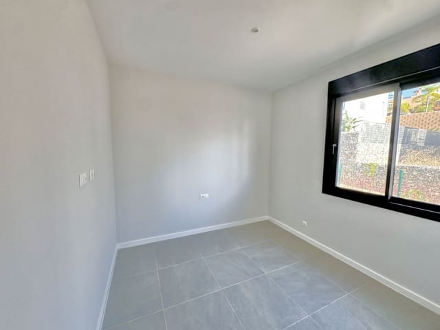 4 chambre Villa/Maison Semi-Mitoyenne à vendre à Riviera del Sol, Mijas avec piscine garage - 65 000 € (Ref: 9461034)