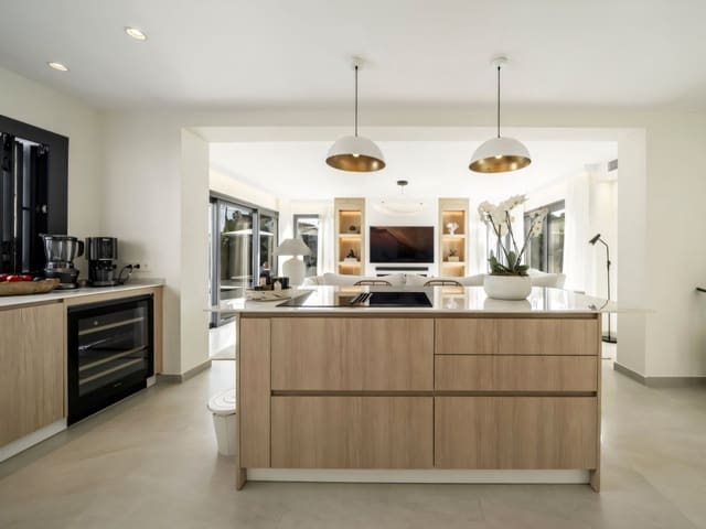 Chalet de 5 habitaciones en San Pedro de Alcantara, Marbella en venta con piscina garaje - 2.500.000 € (Ref: 9465134)