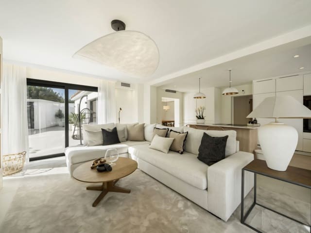 Chalet de 5 habitaciones en San Pedro de Alcantara, Marbella en venta con piscina garaje - 2.500.000 € (Ref: 9465134)