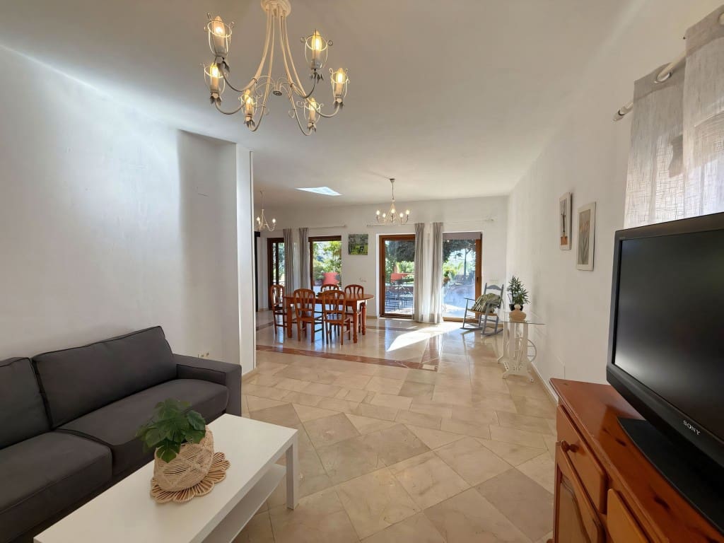 4 bedroom Finca/Country House for sale in New Golden Mile with pool - € 795,000 (Ref: 9465135)