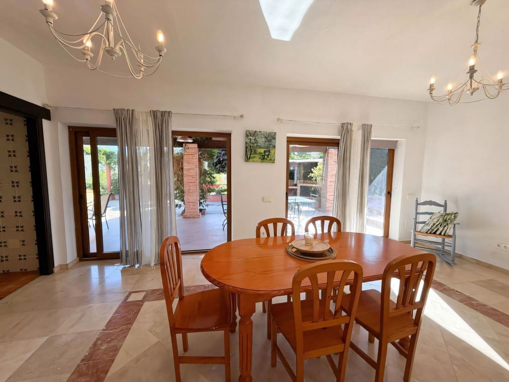 4 bedroom Finca/Country House for sale in New Golden Mile with pool - € 795,000 (Ref: 9465135)