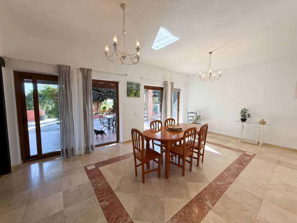 4 bedroom Finca/Country House for sale in New Golden Mile with pool - € 795,000 (Ref: 9465135)