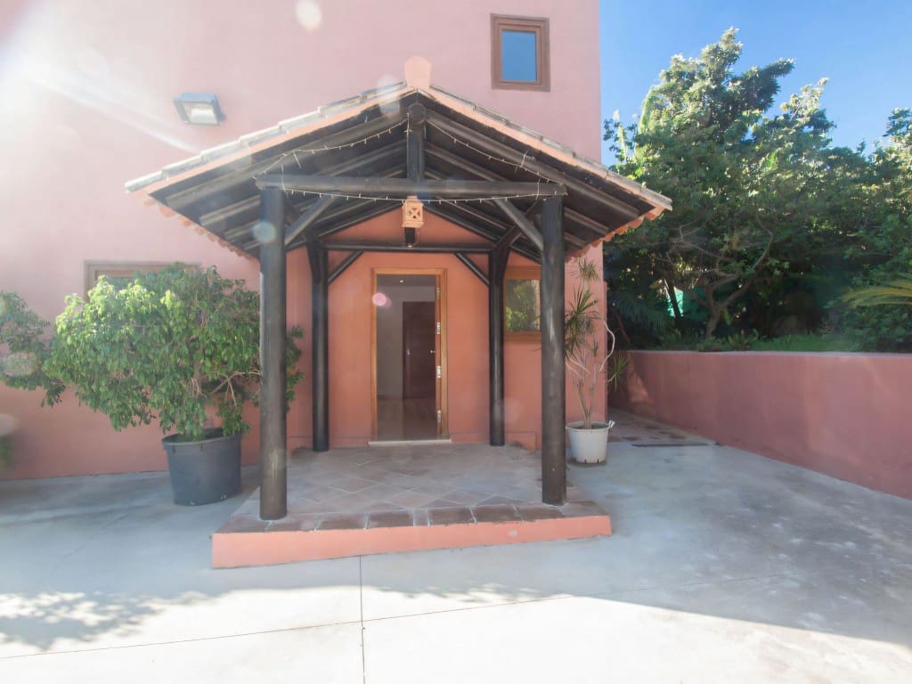 4 bedroom Finca/Country House for sale in New Golden Mile with pool - € 795,000 (Ref: 9465135)