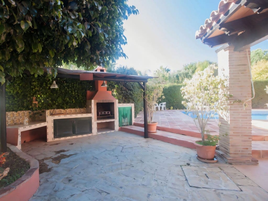 4 bedroom Finca/Country House for sale in New Golden Mile with pool - € 795,000 (Ref: 9465135)