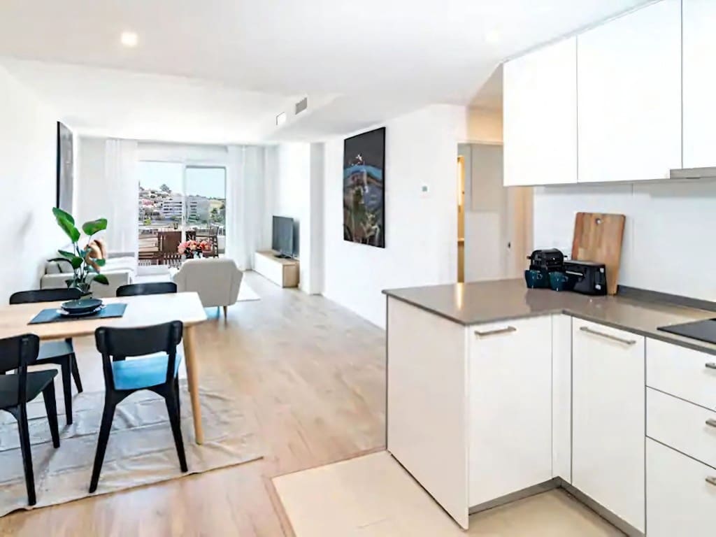 2 slaapkamer Appartement te koop in Nueva Andalucia met zwembad - € 399.000 (Ref: 9468079)