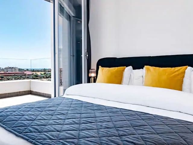 2 slaapkamer Appartement te koop in Nueva Andalucia, Marbella met zwembad - € 399.000 (Ref: 9468079)