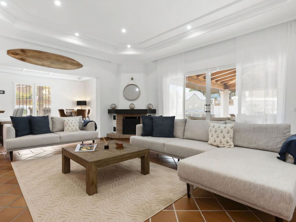 5 quarto Moradia para venda em Las Chapas com piscina garagem - 2 350 000 € (Ref: 9468080)