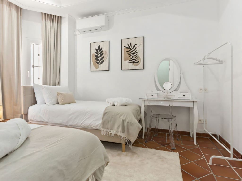 5 quarto Moradia para venda em Las Chapas com piscina garagem - 2 350 000 € (Ref: 9468080)