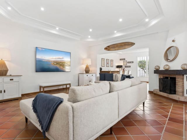 5 quarto Moradia para venda em Las Chapas, Marbella com piscina garagem - 2 350 000 € (Ref: 9468080)