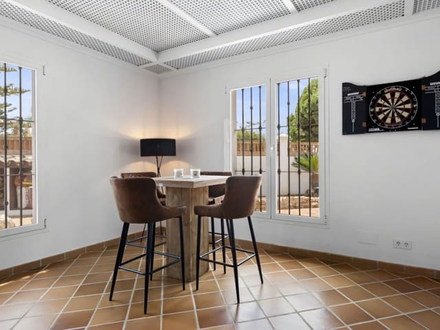 5 quarto Moradia para venda em Las Chapas, Marbella com piscina garagem - 2 350 000 € (Ref: 9468080)