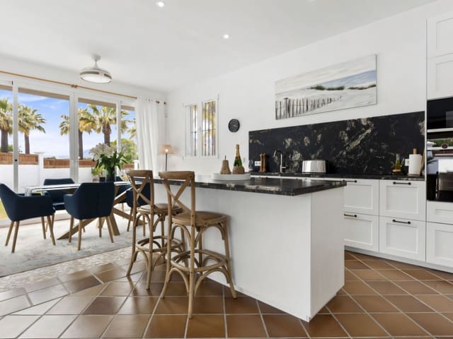 5 quarto Moradia para venda em Las Chapas, Marbella com piscina garagem - 2 350 000 € (Ref: 9468080)