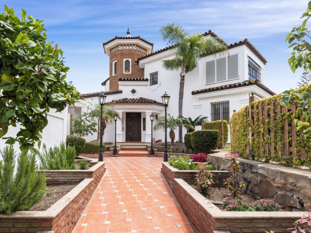 5 quarto Moradia para venda em Las Chapas com piscina garagem - 2 350 000 € (Ref: 9468080)