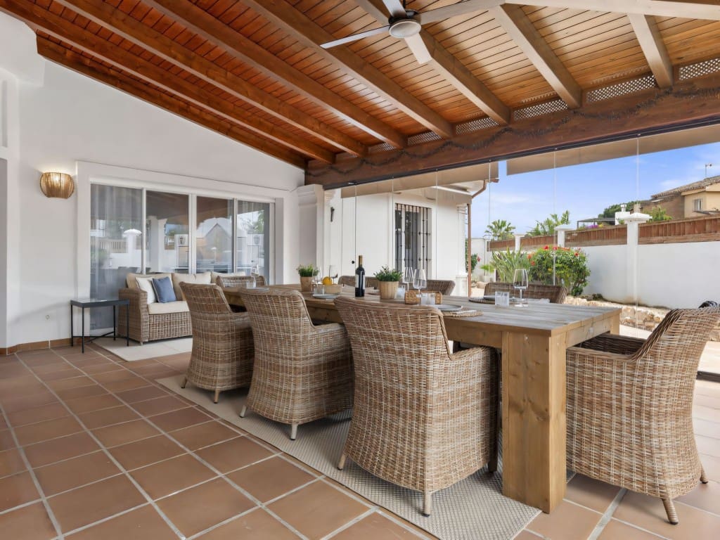 5 quarto Moradia para venda em Las Chapas com piscina garagem - 2 350 000 € (Ref: 9468080)